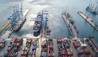 Dış ticaret açığı 8,2 milyar dolar oldu